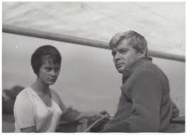 Podczas podróży nad jezioro małżeństwo zabiera młodego człowieka, którego następnie zaprasza na swój jacht. Eight Stills From The Film Knife In The Water 1962 Noz W Wodzie Noz W Wodzie Polanski Roman Original Vintage Black And White Photographs Each With The Stamp Of Film