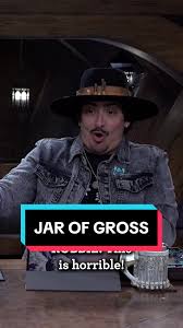 Laudna (@Marisha Ray641) gives Dorian (@Robbie Daymond) a fun-scary present  in #CriticalRole Campaign 3, Episode 93! 👽🫙✨ @Smashley Johnson  @LauraBaileyVO @Liam O’Brien @MatthewMercerVO #critrole #dnd ...