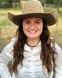 Elise Wade's Instagram, Twitter & Facebook