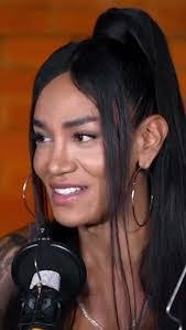 Laura Zea's Instagram, Twitter & Facebook