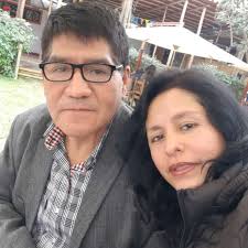 Buzos deportivos tela mojada rojo. Informacion al whatsapp: 927100352 Se  realizan envios a nivel nacional.