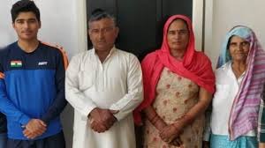 Saurabh chaudhary was born in kalina, meerut, uttar pradesh.his family and education details will be updated soon. Who Are Saurabh Chaudhary S Parents Know All About His Family Firstsportz