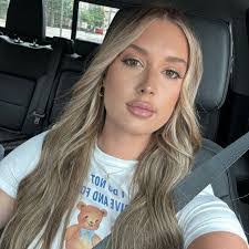 Abby Patrick's Instagram, Twitter & Facebook