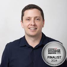 Anne Binetti's Instagram, Twitter & Facebook