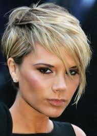 Cet article coupe cheveux mi long femme visage rond est apparu en premier sur coiffure visage. Epingle Sur Coiffure