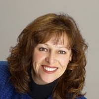 Darlene Arias's Instagram, Twitter & Facebook