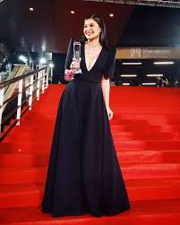 Popo Go Fashion Designer Ph On Instagram Anne Curtis In A Statement Popo Go Piece Striki Modern Filipiniana Dress Modern Filipiniana Gown Filipiniana Dress