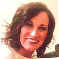 Kari Andrews's Instagram, Twitter & Facebook