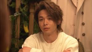 画像に含まれている可能性があるもの 1人 クローズアップ instagram pearl earrings