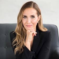 En bryn-makeover af Majken Villefrance 🌸 Step by step transformation af  bryn med Microblading/hairstrokes. Det handler altid om at følge det  naturlige flow i det eksisterende bryn for at opnå det bedste