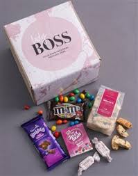 Best 25 bosses day ts ideas on pinterest. Personalised Lady Boss Gourmet Box Bosses Day Gifts Netflorist