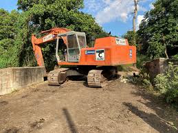 Operação conjunta derruba construção irregular da milícia em Rio das Pedras 