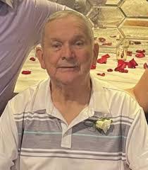 Maxine Rutherford's Instagram, Twitter & Facebook