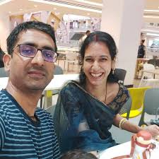 Can I visit Taj Mahal during a 17-hour layover at Indira Gandhi Airport?