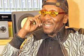 Wanna see me perform with an orchestra ?...Rootz of music show is the place  to be , this Sunday December 12th at 7.00PM at the Miniachi theater in  Davie Florida., if you're