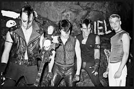 Режиссёр the misfits — ренни харлин, сценарист — курт уиммер. Interviews What The Misfits Mean To Me Punknews Org