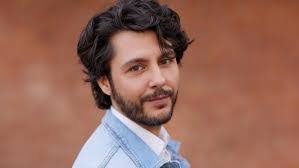 Roberto Recchia's Instagram, Twitter & Facebook