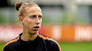 Ze werd na het verliezen in de finale. Oranjevrouwen Moeten Van Veenendaal Roord En Dekker Missen Nos