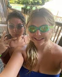 Shelby Ogle's Instagram, Twitter & Facebook