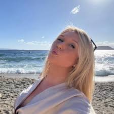 A detective told the court: "It is believed that Mr Murray then returned  with a large kitchen knife and stabbed (the injured party) in the back."