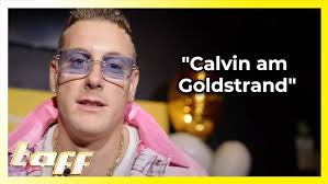 Calvin Kleinen feiert die Premiere seiner heiß ersehnten Show "Calvin am  Goldstrand!