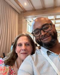 Day 1 of ascend was great! I'm looking forward to picking up the discussion  today! Thought provoking conversation with the next generation of verizon  leaders. oh and a 🔥🔥panel with some amazing