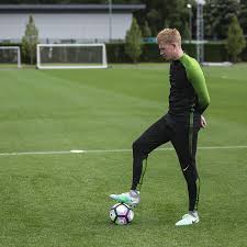 Kevin de bruyne, 29, from belgium manchester city, since 2015 attacking midfield market value: Kevin De Bruyne Interview Herausforderung Im Nike Magista
