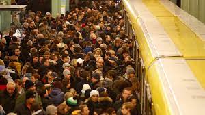 Die bvg ist davon nicht betroffen. S Bahn Streik Verwandelte Berlin In Tokio B Z Berlin