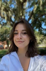 Alyssa Roe's Instagram, Twitter & Facebook