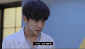 Meng Lan's so happy to see Meng Bao climbing up the window, at Beijing zoo.  😁