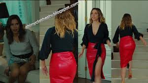 Eda ece boyu, kilosu, yaşı, doğum yeri, burcu, sevgilisi, biyografisi, kısaca hayatı, göz ve saç rengi. Eda Ece Red Tight Leather Skirts Metallic Skirt Flashes Capture Metallica