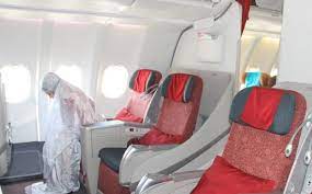 Jika setakat masa yang diambil hanya melangkau satu waktu solat tidak mengapa lagi kerana kita boleh melakukan jamak. Lelaki Ini Ajar Cara Solat Dalam Flight Untuk Korang Yang Suka Travel Remaja