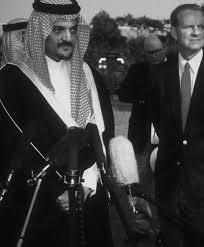 Pin By Beshu On Great Characters In 2020 Art Girl Aesthetic Girl King Faisal