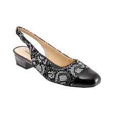 Womens Trotters Dea Size 105 N Black Python Print Leather