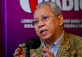 Ketua penerangan umno, tan sri annuar musa berteka teki sama ada akan bertanding merebut jawatan presiden umno pada pemilihan parti akan datang. Annuar Musa Ft Ministry Will Focus On Creating Job Opportunities For Locals The Star