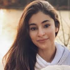 Emily Lattin's Instagram, Twitter & Facebook