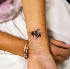 A wide variety of bumble bee q 2 : 40 Buzzin Bee Tattoo Designs And Ideas Tattooblend