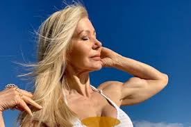 Bu Lesley Sudah Tua tetapi Bodinya Masih Yahud Memesona, Ini Rahasianya