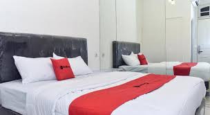 Jika anda memiliki 2 orang anak perempuan, kenapa tidak untuk menempatkan mereka di dalam sebuah kamar dengan desain yang cukup unik. Reddoorz Plus Kemayoran Guest House In Jakarta Easy Online Booking