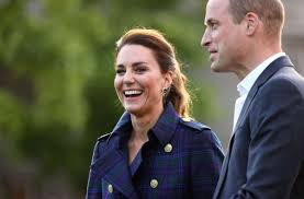 Was die queen zu diesem styling aus jeans und bauchfreien top wohl sagen wird? Herzogin Kate Ihre Schonsten Schottland Looks Panorama Stuttgarter Zeitung