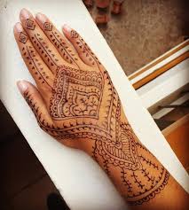 From a stylish flower to a compact bracelet, anything you put on your wrist will stand out with henna. Henna Tattoos Everything You Need To Know 100 Great Design Ideas Wild Tattoo Art