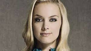 Laura Vandervoort: Filme, Serien und Biografie