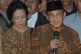 Nonton movie habibie ainun 2. Produser Pak Habibie Happy Nonton Teaser Dan Trailer Film Habibie Ainun 3 Halaman All Kompas Com