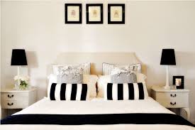 White Black And Cream Bedding Pin By Vallentina On Decor Black And Cream Bedroom Home Home Decor Inspiration