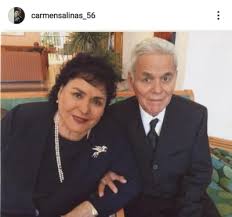 Debutó como actriz bajo la dirección de ernesto alonso en producciones como la vecindad. Carmen Salinas Confiesa Hermano Delicado De Salud