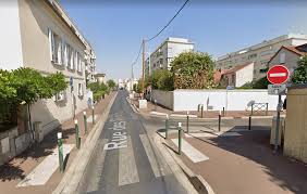 Hauts De Seine Le Conducteur D Un Scooter Meurt A Nanterre Apres Avoir Percute Une Voiture De Police Actu Hauts De Seine