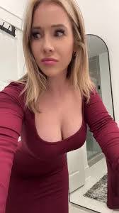 Ashley Abramowitz's Instagram, Twitter & Facebook