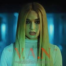 Alexander Bennington's Instagram, Twitter & Facebook