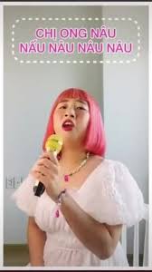 Cũng là ca khúc chị ong nâu và em bé nhưng trang hý đã tài tình ghép chung với nền nhạc we were phiên bản chị ong nâu và em bé của cris phan nằm ngoài sức tưởng tượng của mọi người, khiến. Jbtvrwzq6wy9bm