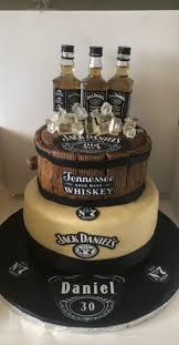 Jack Daniels Cake I Made This For My Son S 30th Birthday Jack Daniels Kuchen Geburtstag Kuchen Dekorieren Tortendeko